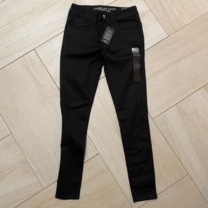 NWT American Eagle black jegging 6 sateen stretch